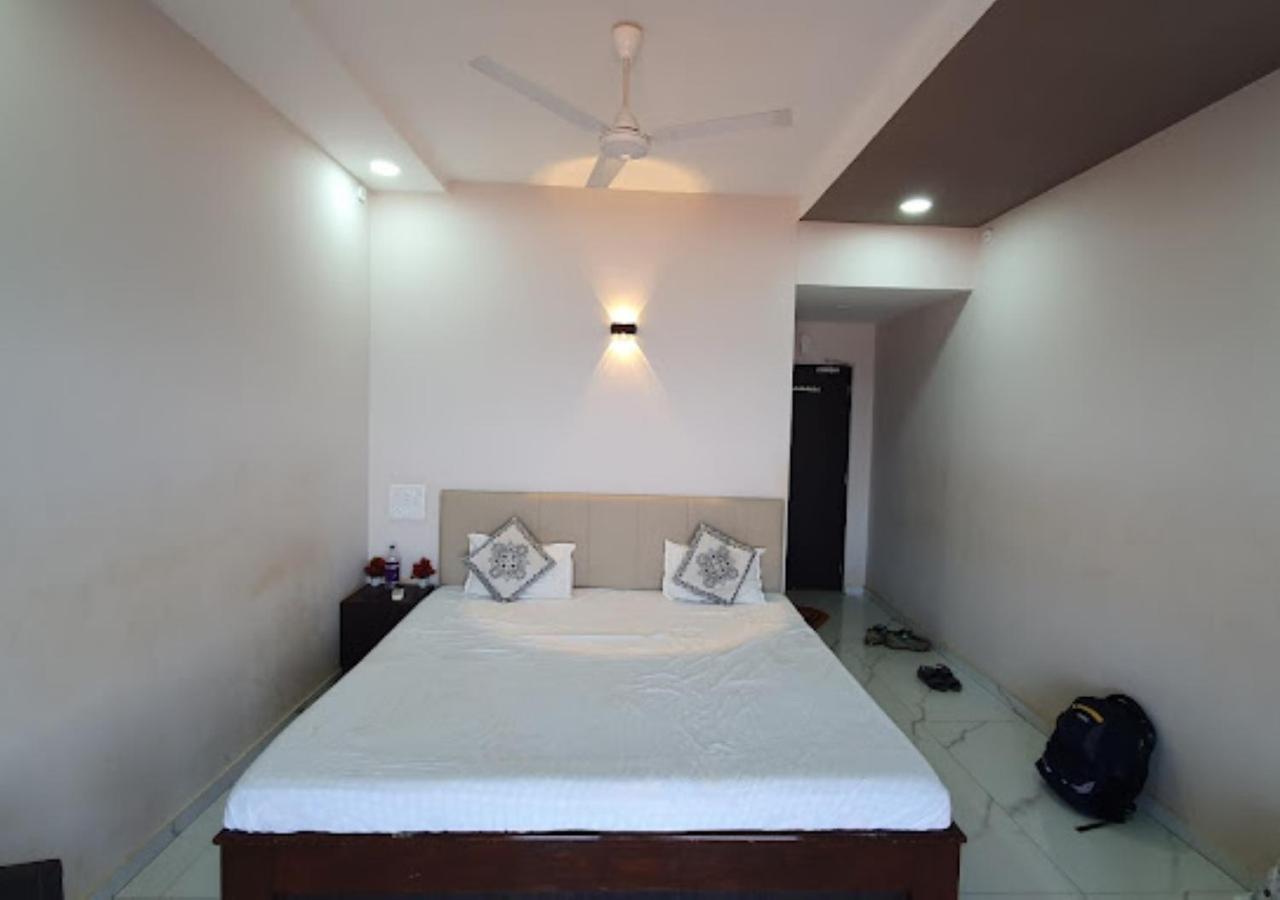 Sea King Beach Resort Ganpatipule Exteriör bild