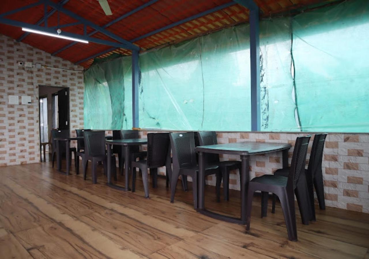 Sea King Beach Resort Ganpatipule Exteriör bild