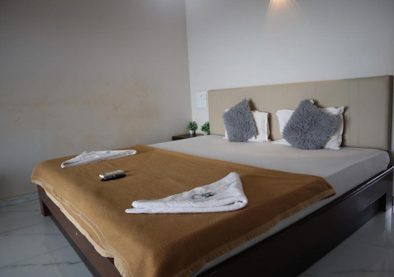 Sea King Beach Resort Ganpatipule Exteriör bild