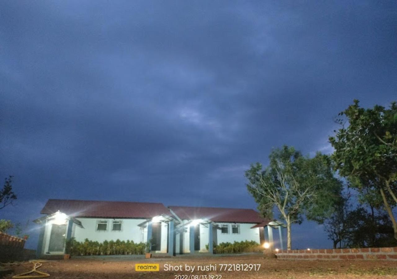 Sea King Beach Resort Ganpatipule Exteriör bild