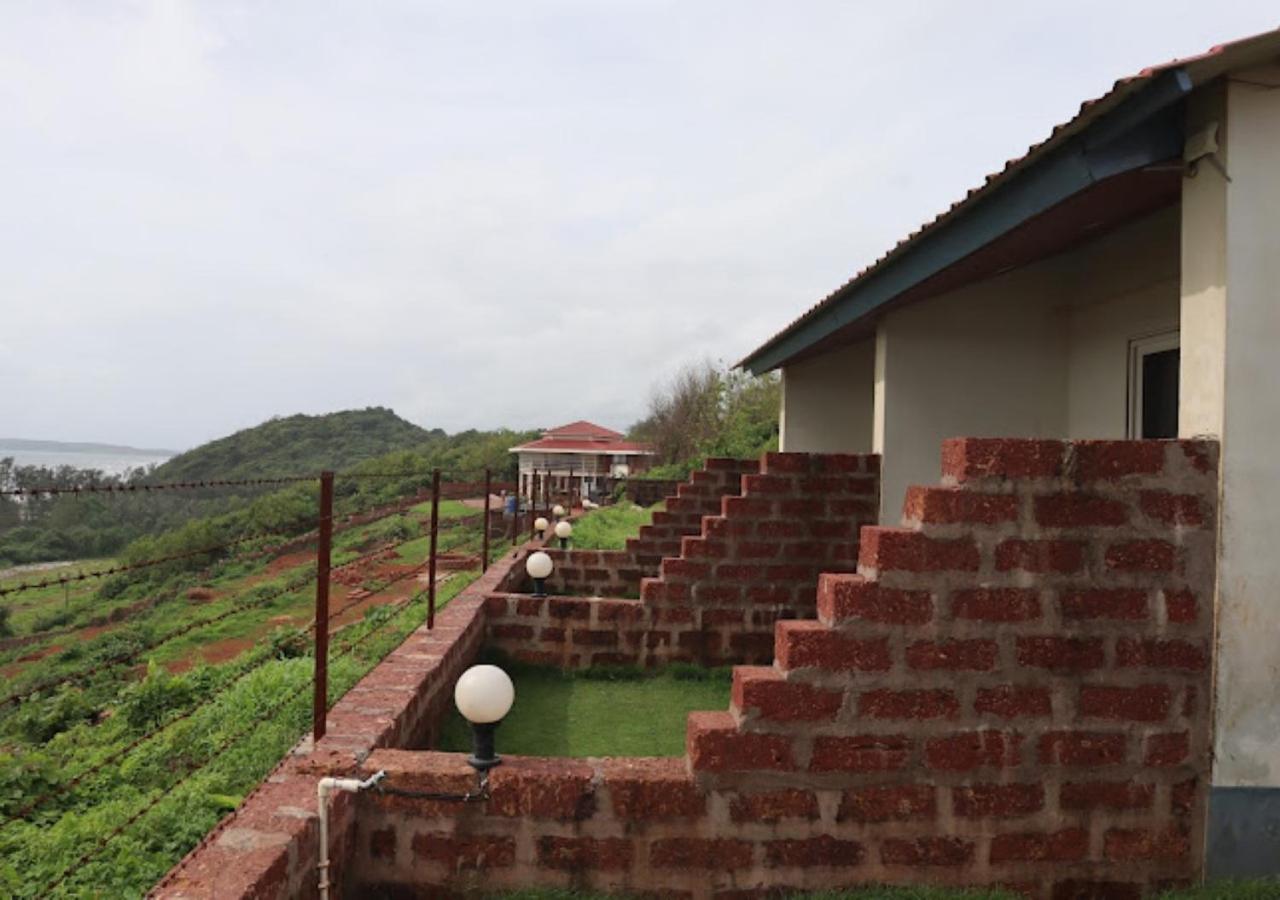 Sea King Beach Resort Ganpatipule Exteriör bild